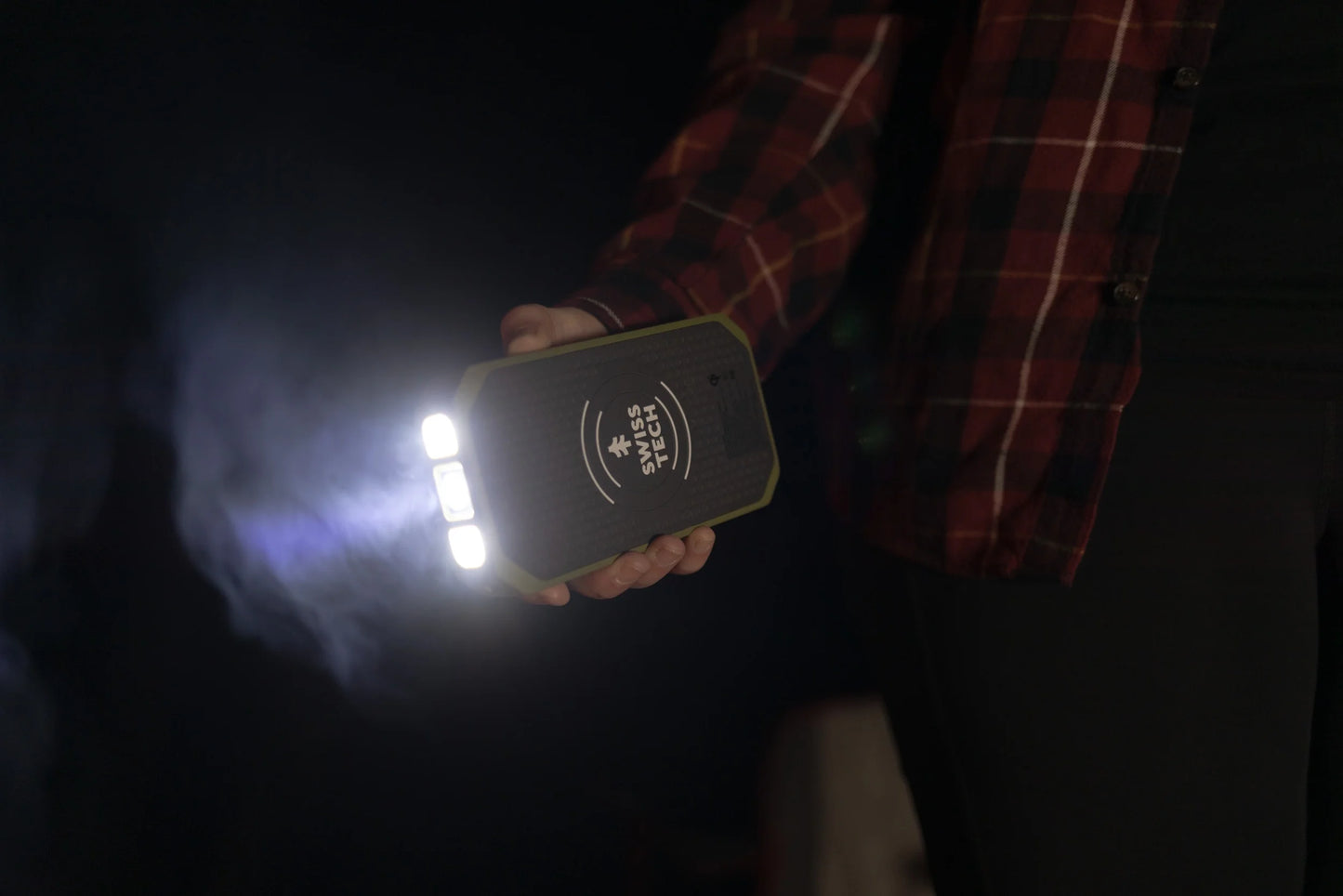 20000Mah Wireless Power Bank with Flashlight and IP54 Protection